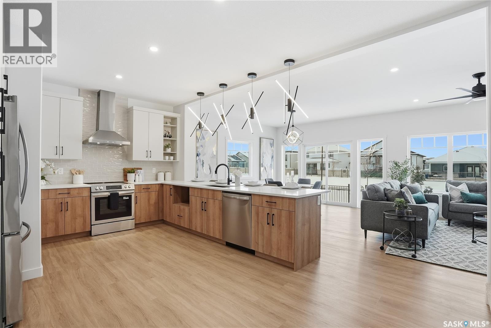 150 Haverstock Crescent, Saskatoon, SK - Indoor Photo Showing Kitchen With Upgraded Kitchen