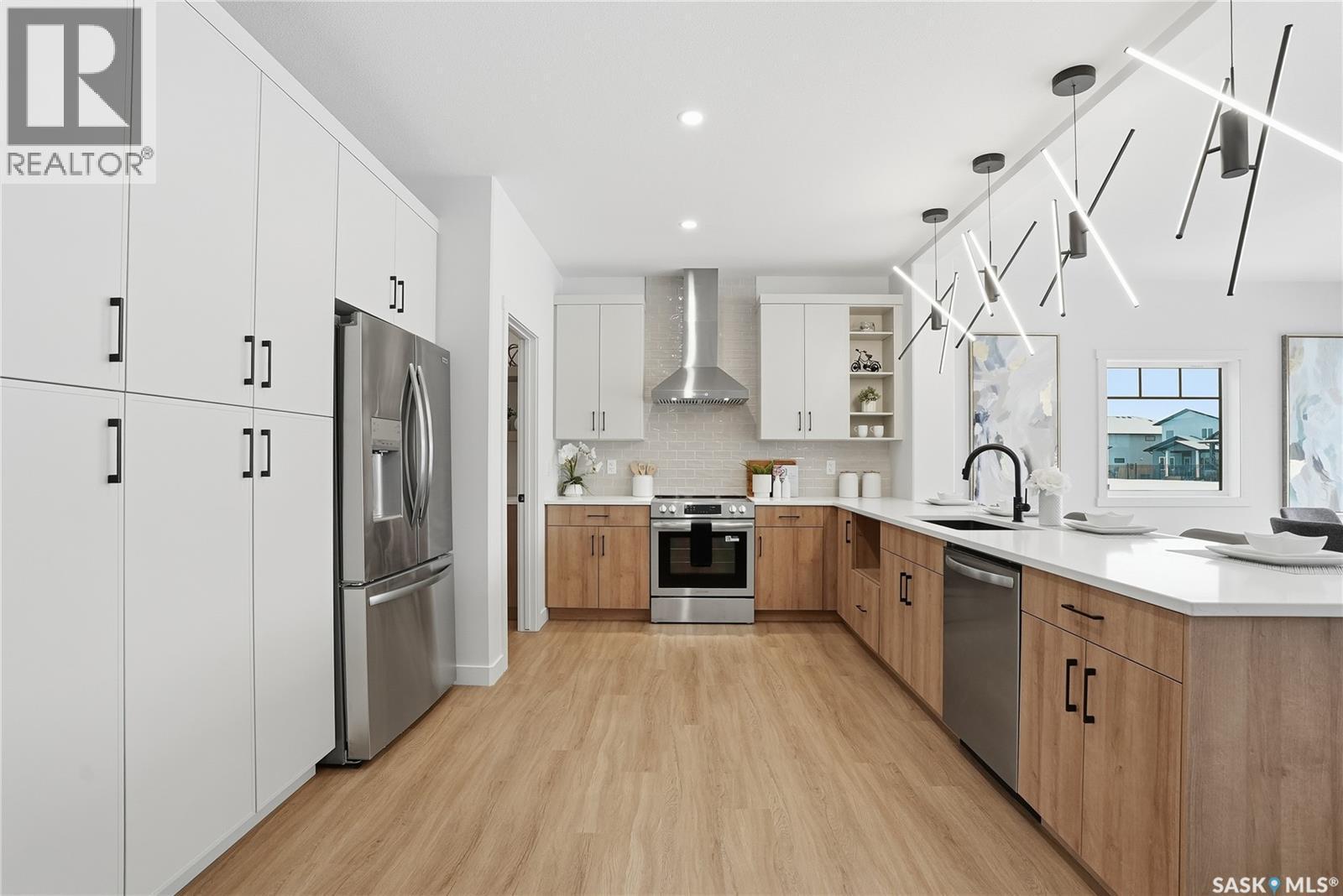 150 Haverstock Crescent, Saskatoon, SK - Indoor Photo Showing Kitchen With Upgraded Kitchen