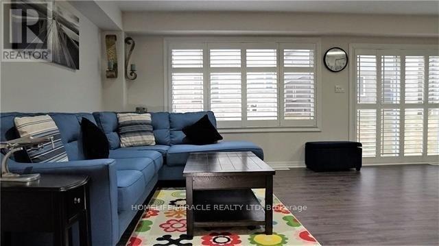 120 South Creek Drive, Kitchener, ON - Indoor Photo Showing Living Room