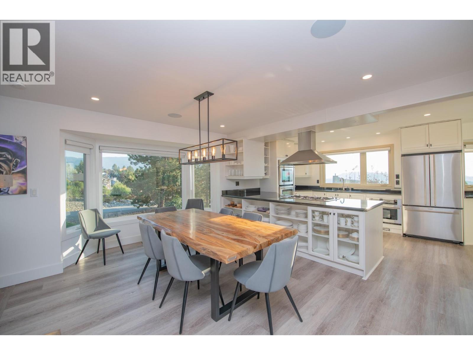 702 Cypress Drive, Coldstream, BC - Indoor