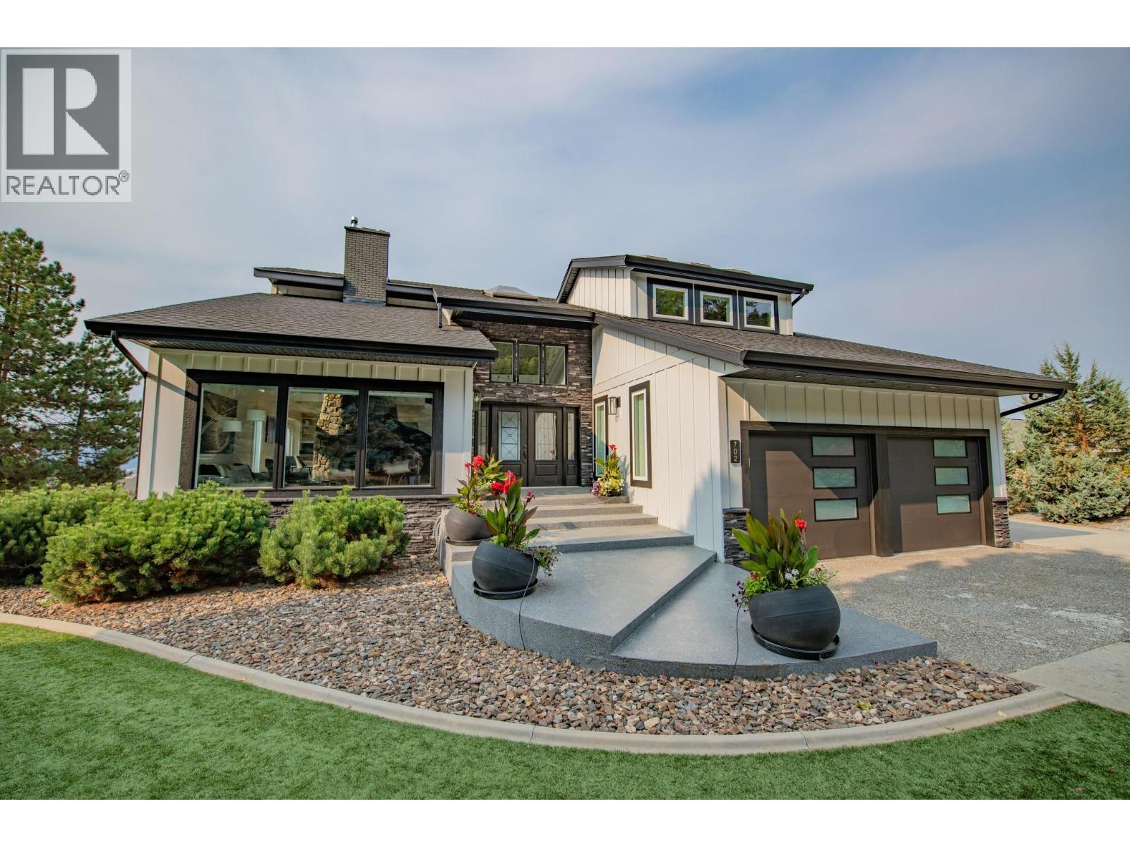 702 Cypress Drive, Coldstream, BC - Outdoor