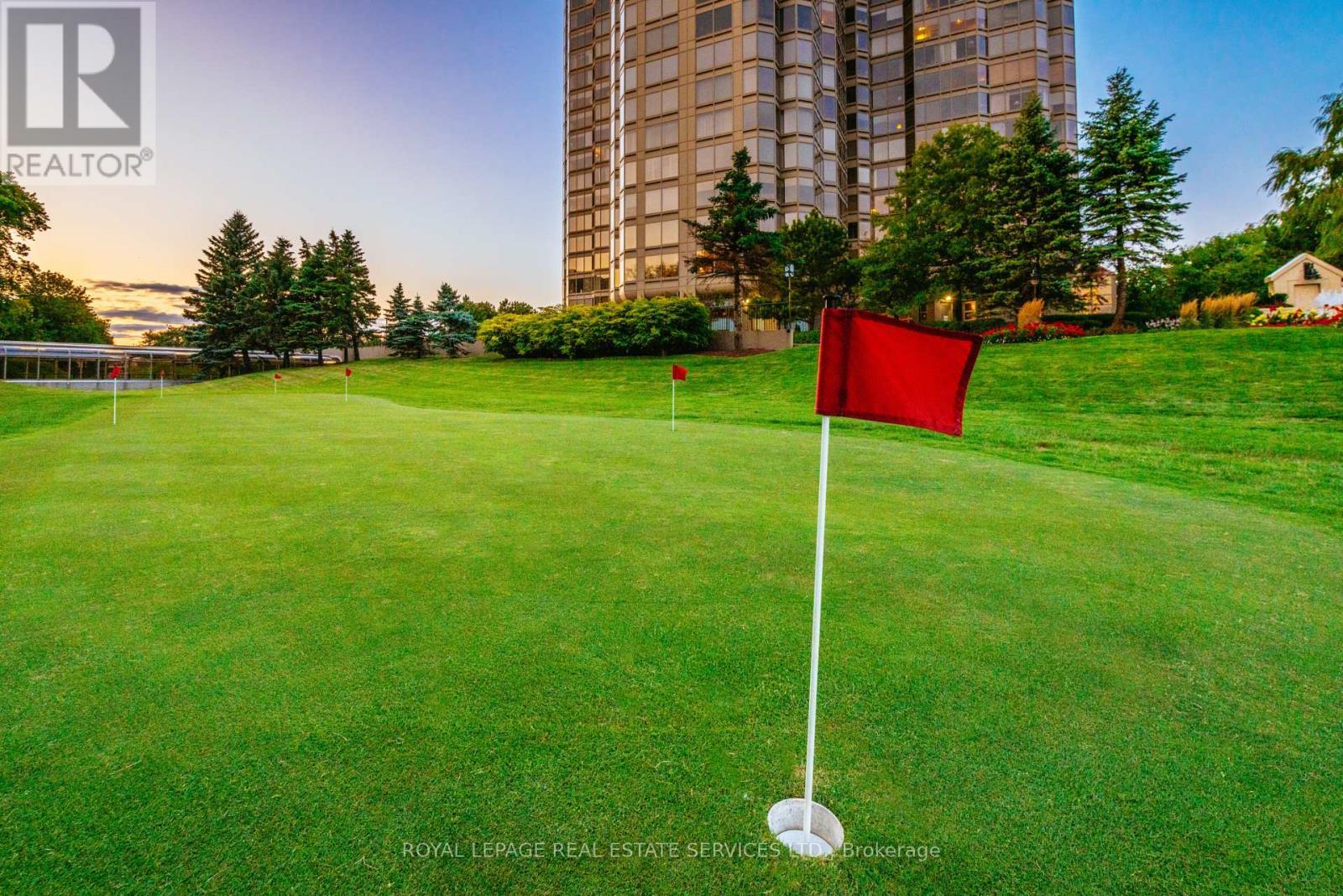 309 - 1 Palace Pier Court, Toronto, ON - Outdoor