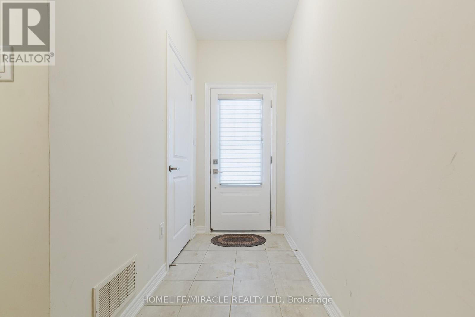 92 - 10 Birmingham Drive, Cambridge, ON - Indoor Photo Showing Other Room
