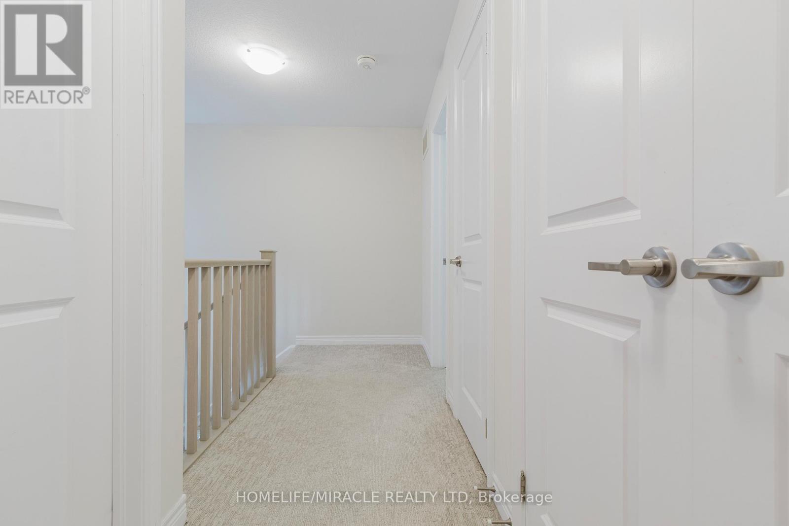 92 - 10 Birmingham Drive, Cambridge, ON - Indoor Photo Showing Other Room