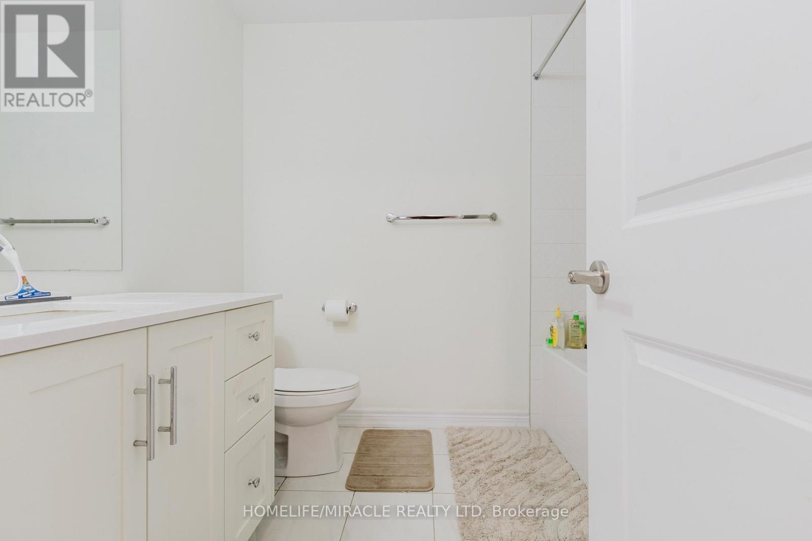 92 - 10 Birmingham Drive, Cambridge, ON - Indoor Photo Showing Bathroom