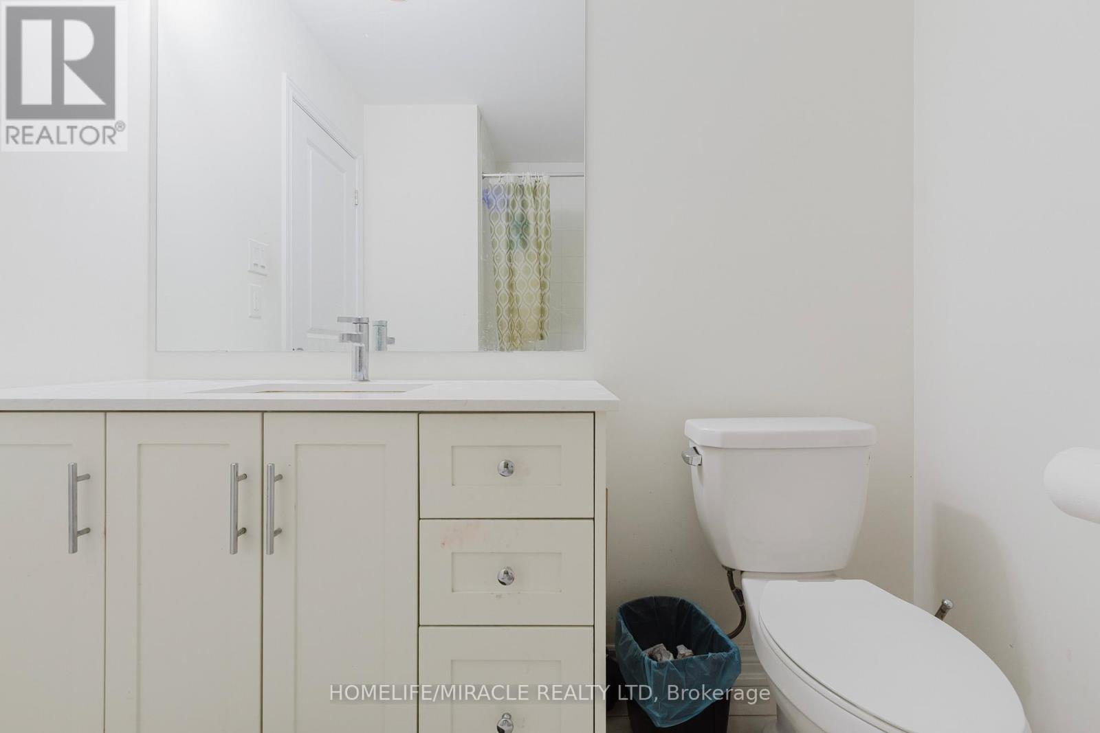 92 - 10 Birmingham Drive, Cambridge, ON - Indoor Photo Showing Bathroom