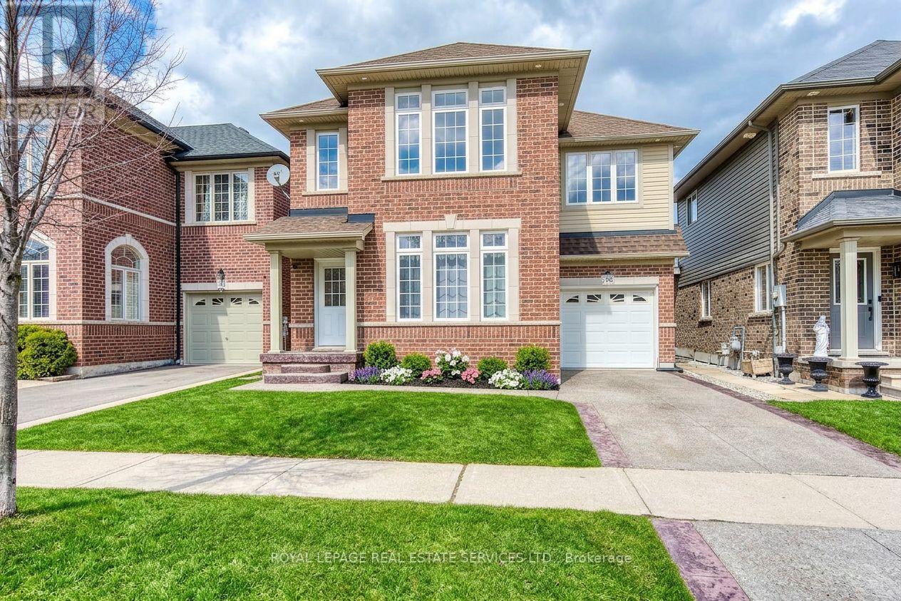 206 Brigadoon Drive, Hamilton, ON - Outdoor With Facade