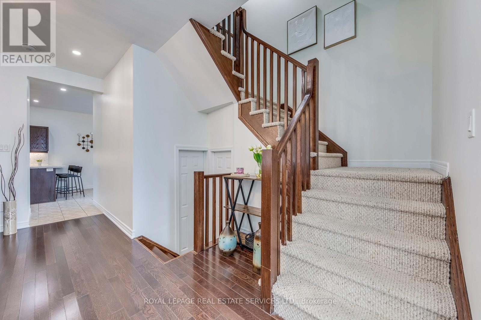 206 Brigadoon Drive, Hamilton, ON - Indoor Photo Showing Other Room