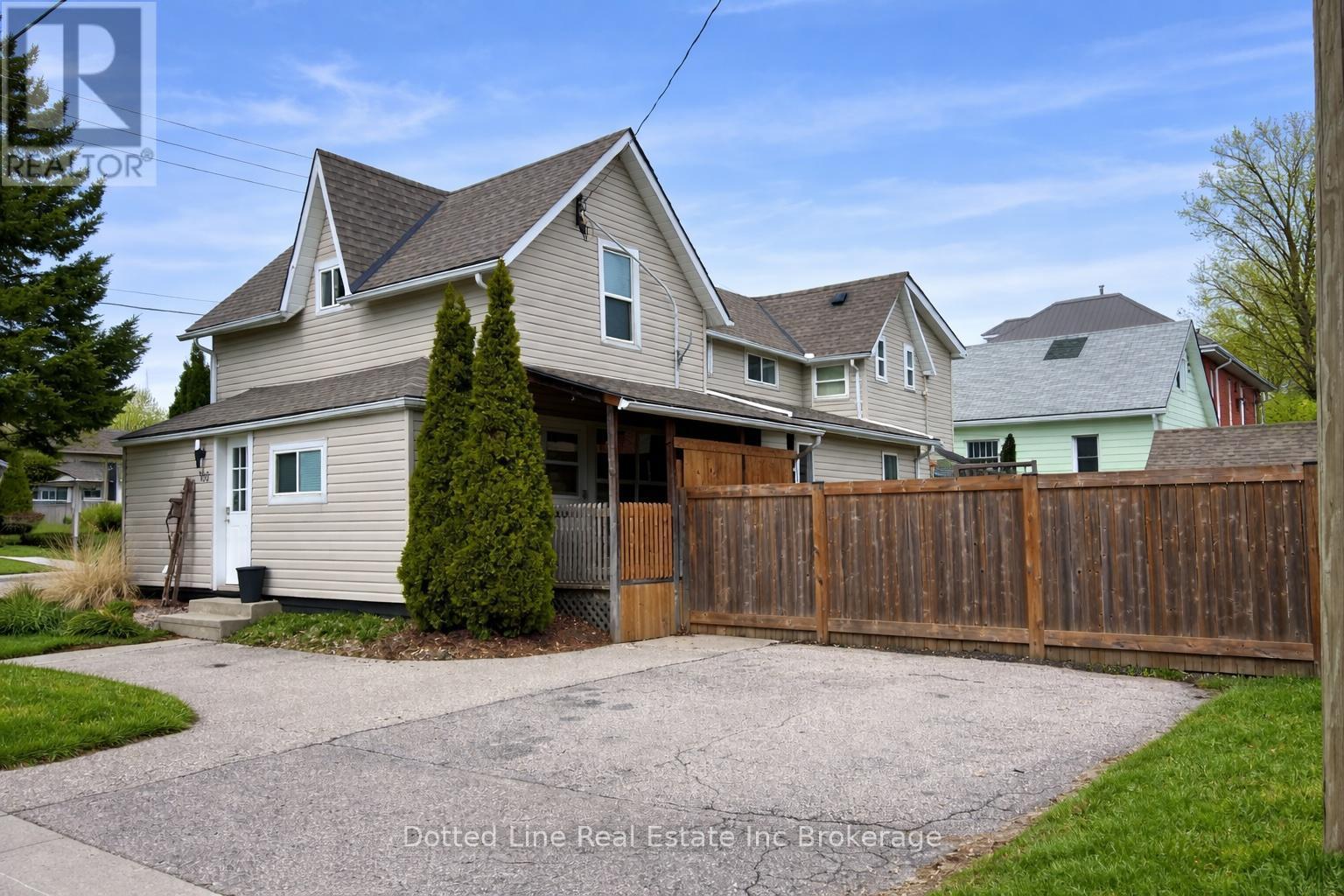 180 Bidwell - 19 Wolf Street, Tillsonburg, ON - Outdoor