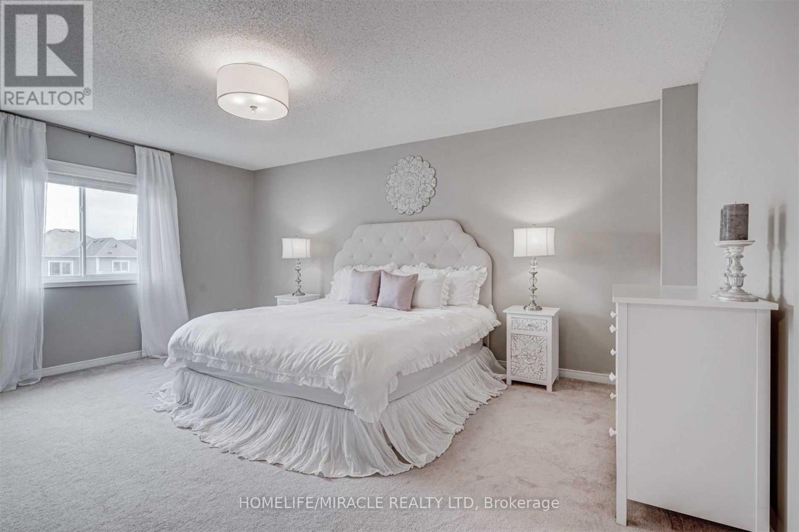 149 Carnwith Drive E, Whitby, ON - Indoor Photo Showing Bedroom