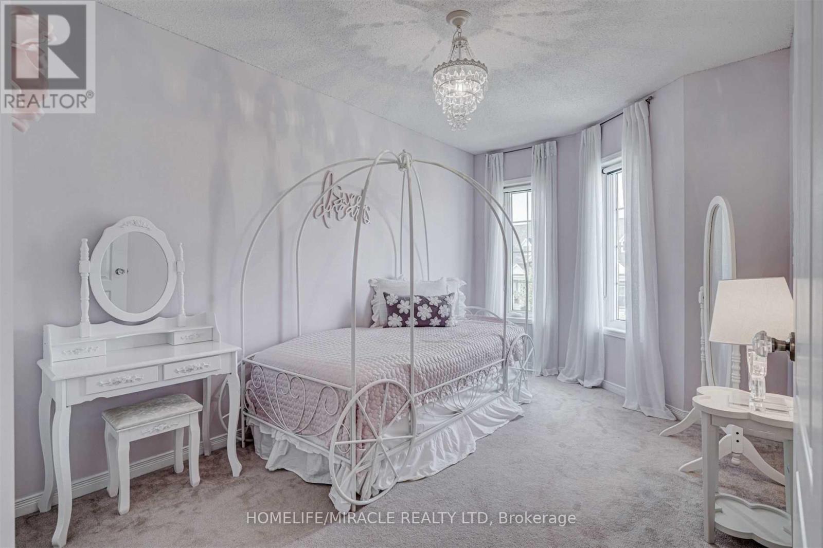 149 Carnwith Drive E, Whitby, ON - Indoor Photo Showing Bedroom