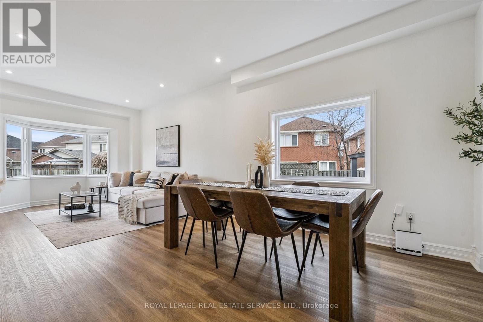 Open-concept Living & Dining - 1888 Stevington Crescent, Mississauga, ON - Indoor