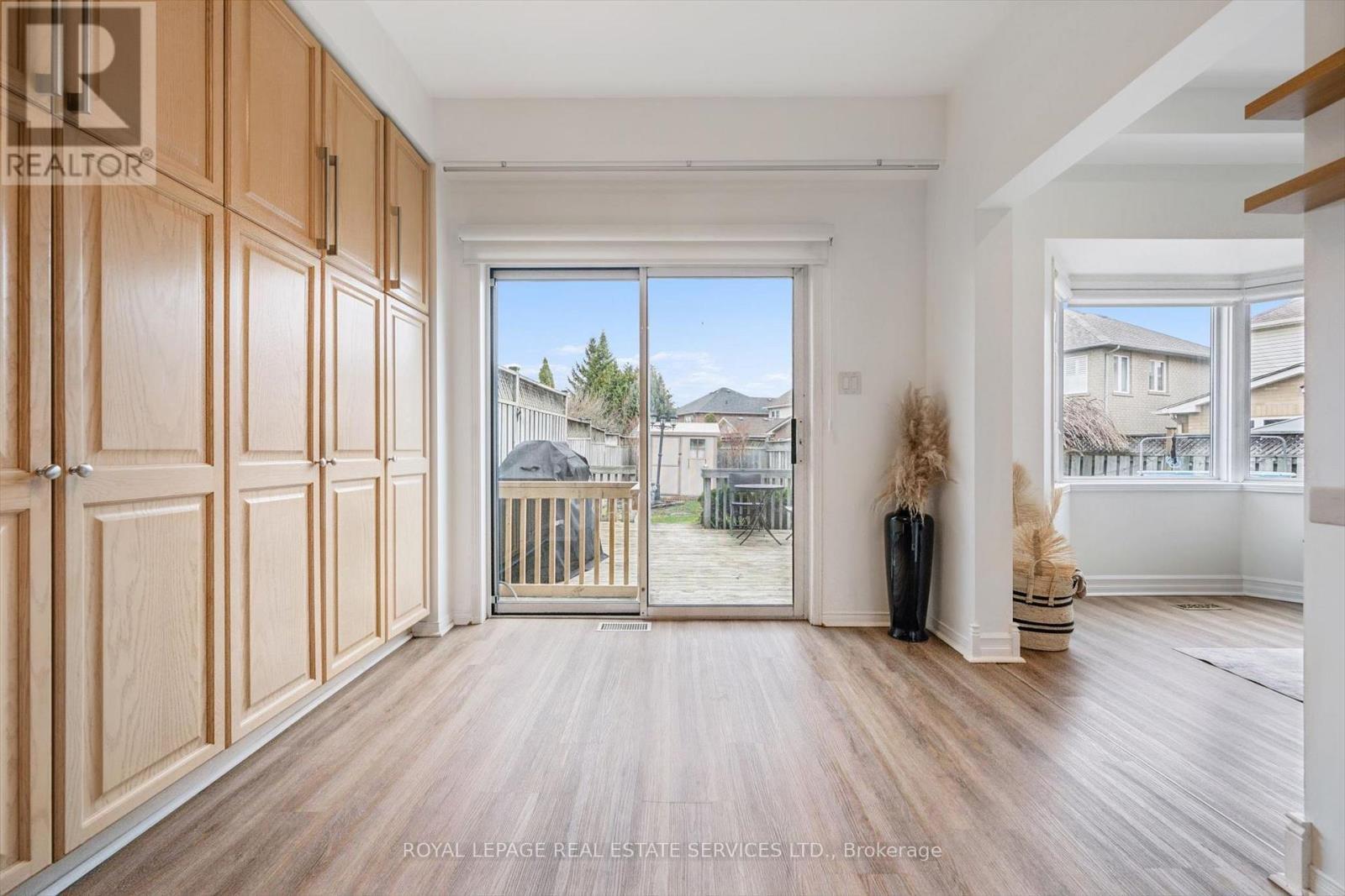 Spacious Eat-in Kitchen - 1888 Stevington Crescent, Mississauga, ON - Indoor Photo Showing Other Room