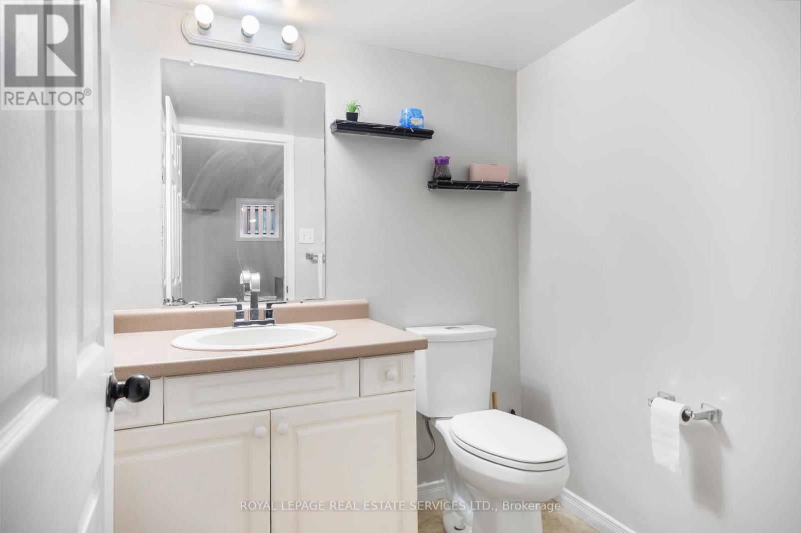 289 Hungerford Street, London East, ON - Indoor Photo Showing Bathroom