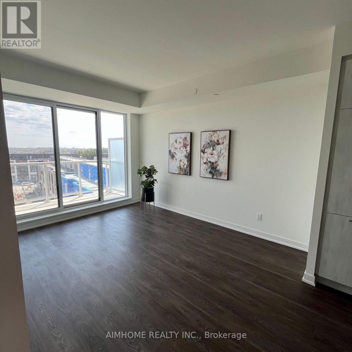 621 - 2 David Eyer Road, Richmond Hill, ON - Indoor Photo Showing Other Room