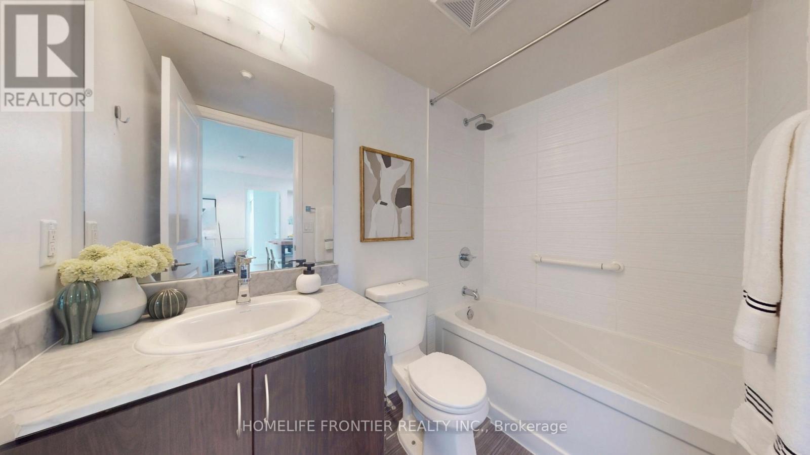 223 - 370 Highway 7 E, Richmond Hill, ON - Indoor Photo Showing Bathroom