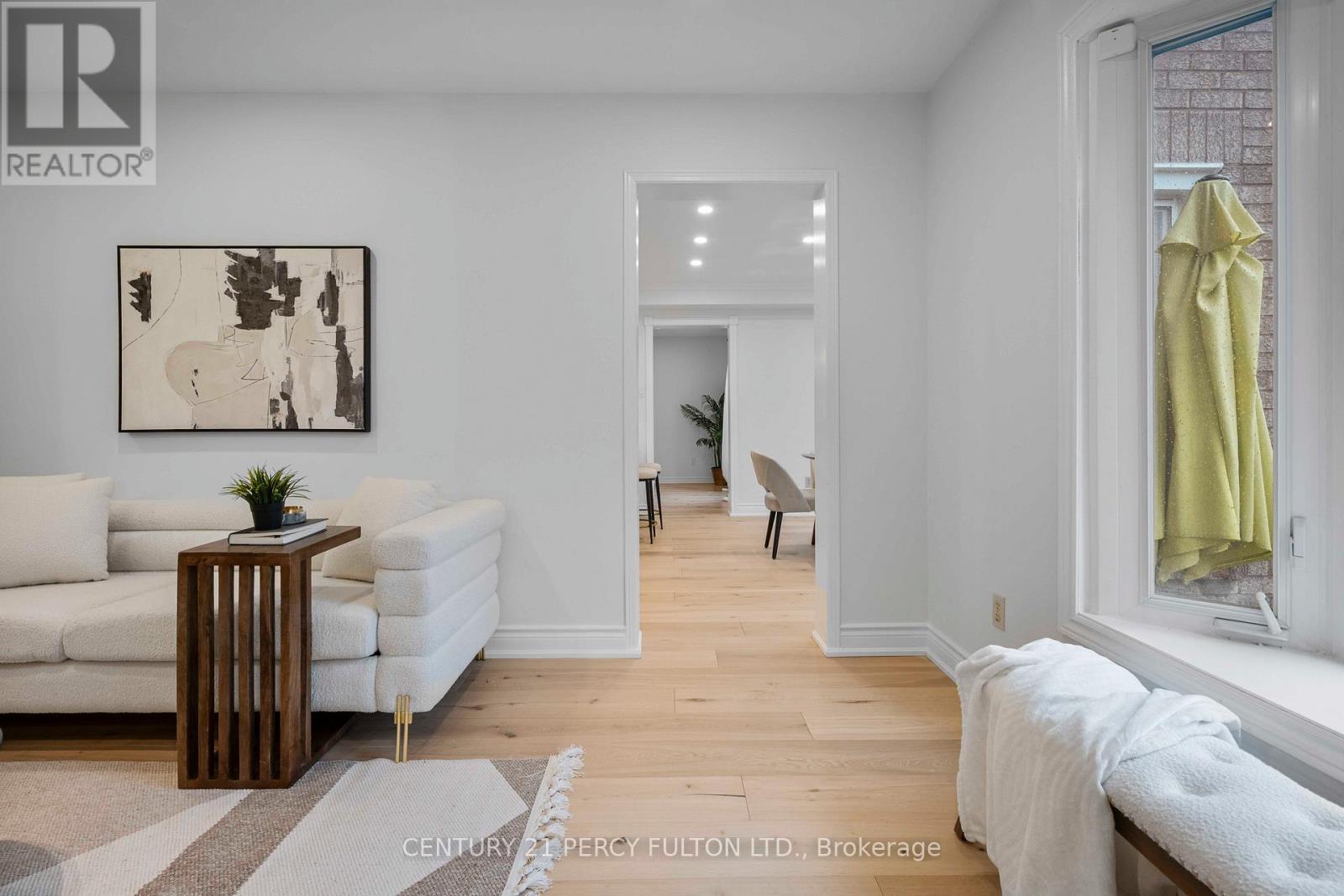 5393 Glen Erin Drive, Mississauga, ON - Indoor