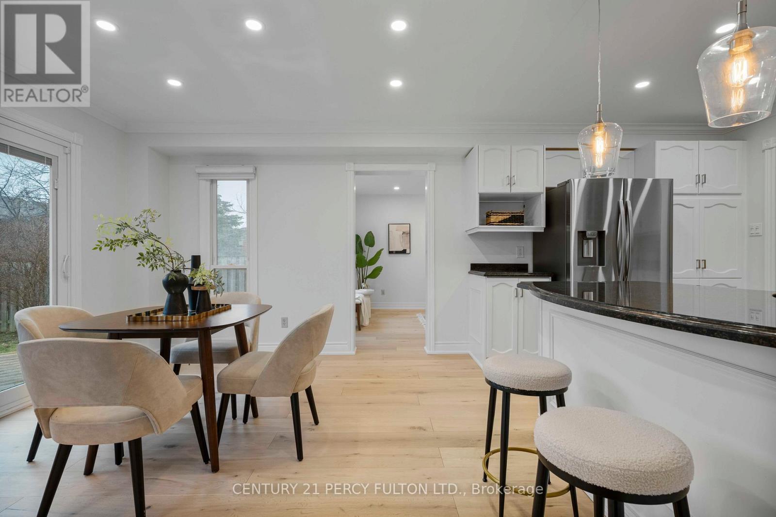 5393 Glen Erin Drive, Mississauga, ON - Indoor Photo Showing Dining Room