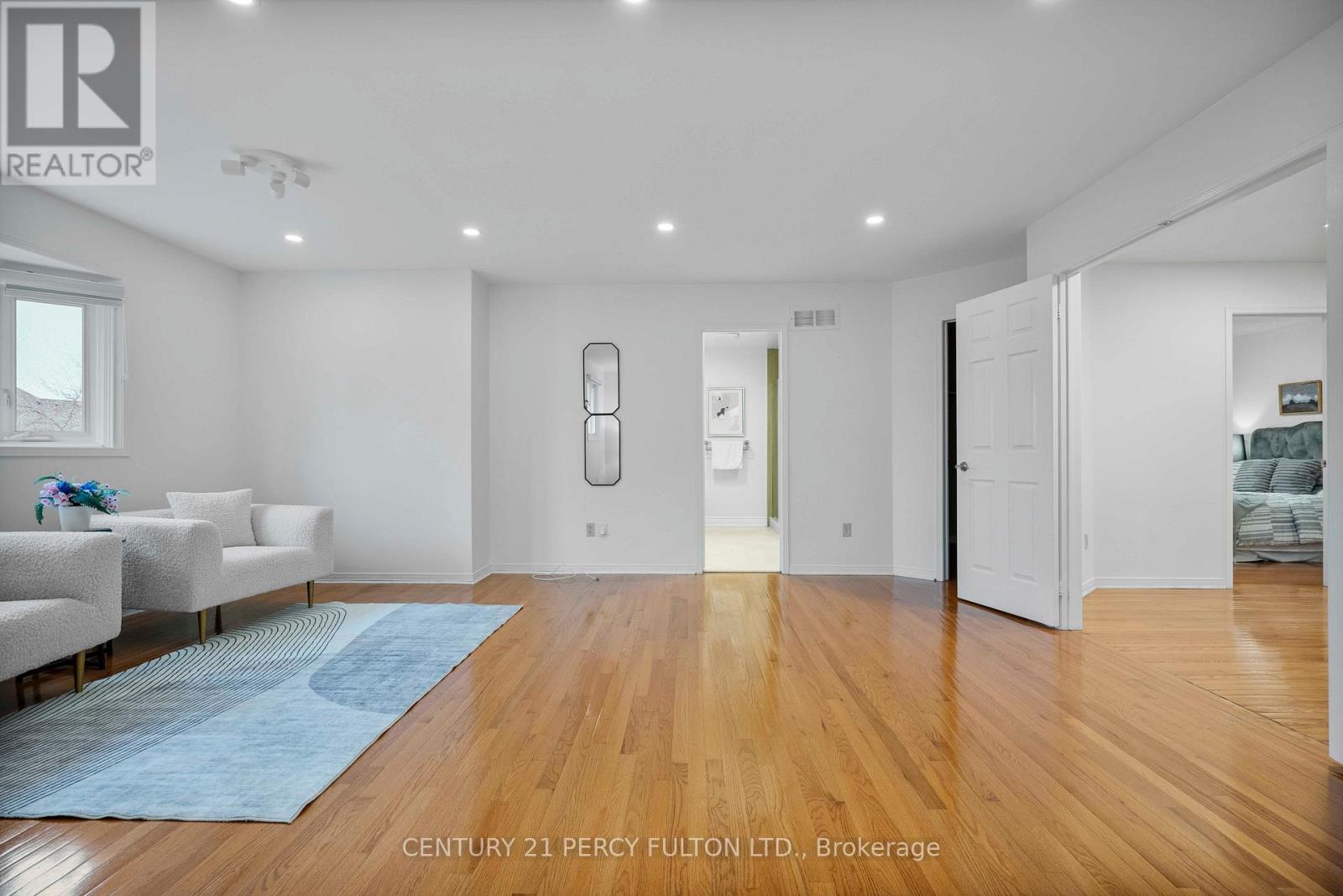 5393 Glen Erin Drive, Mississauga, ON - Indoor