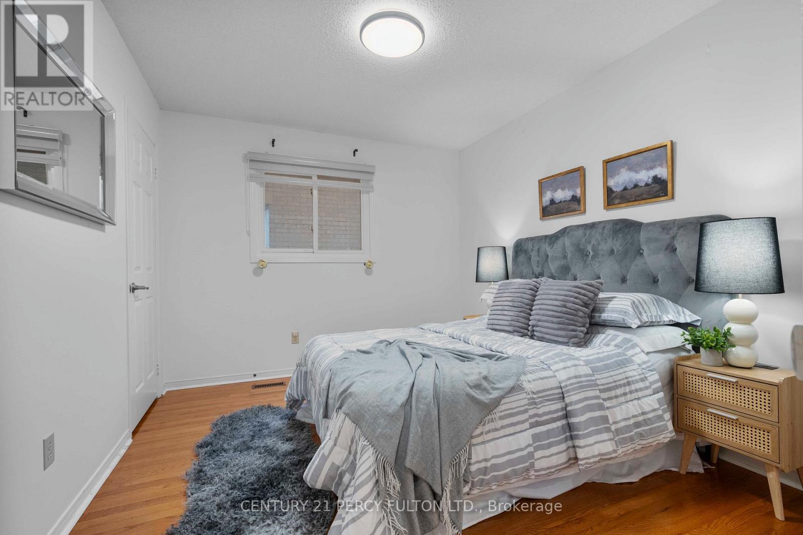 5393 Glen Erin Drive, Mississauga, ON - Indoor Photo Showing Bedroom
