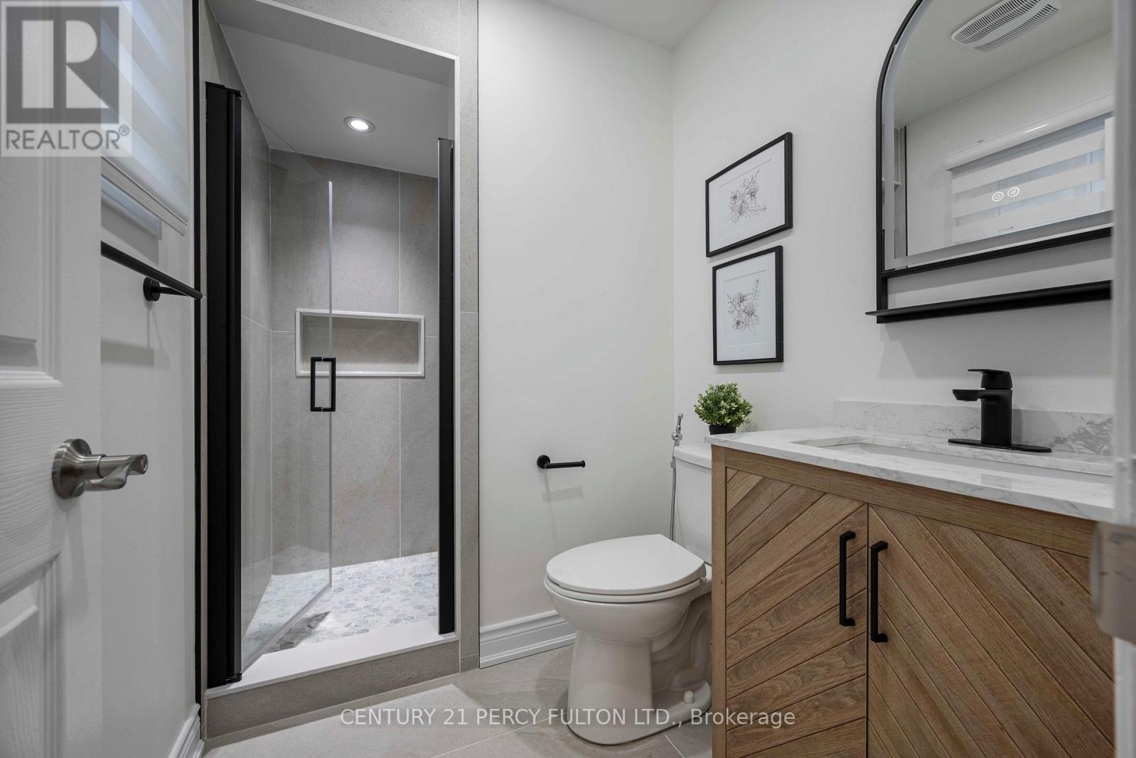 5393 Glen Erin Drive, Mississauga, ON - Indoor Photo Showing Bathroom
