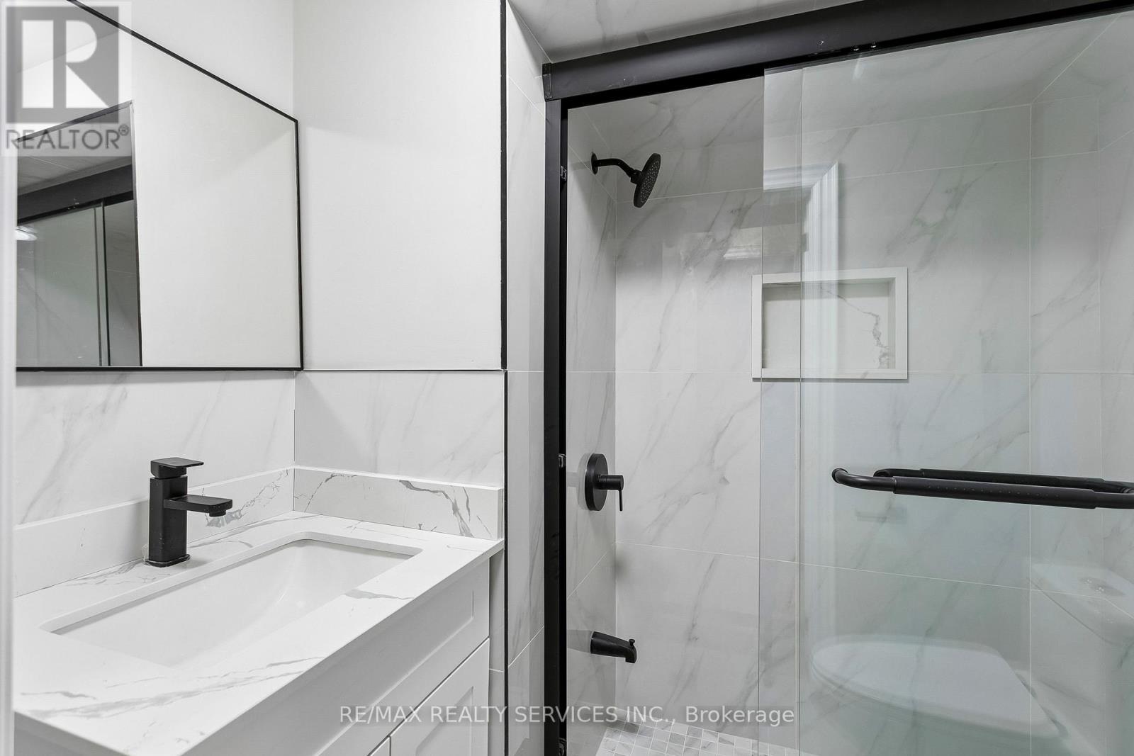 4291 Beacon Lane, Mississauga, ON - Indoor Photo Showing Bathroom