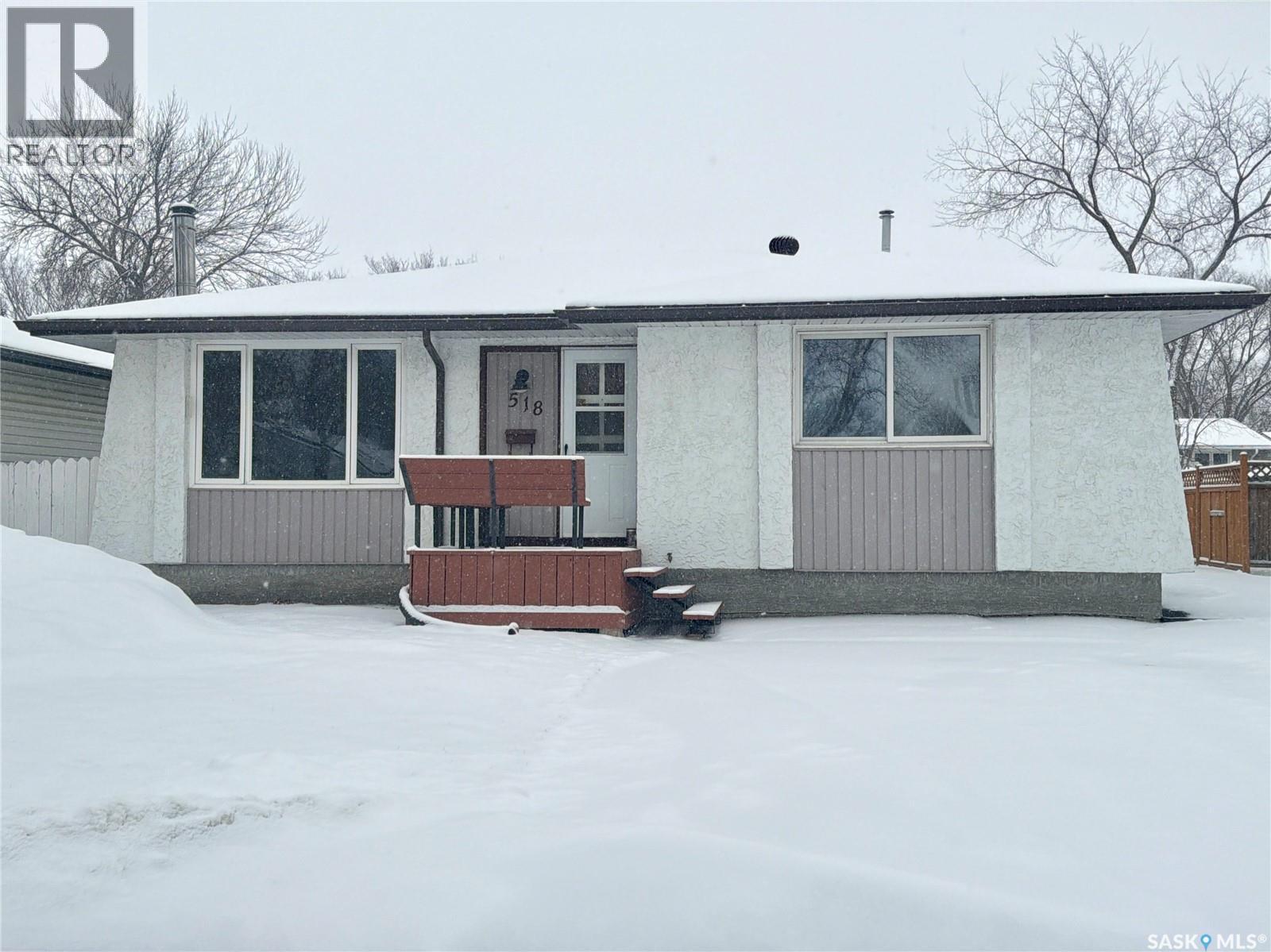 518 Upland Drive, Regina, SK - Outdoor