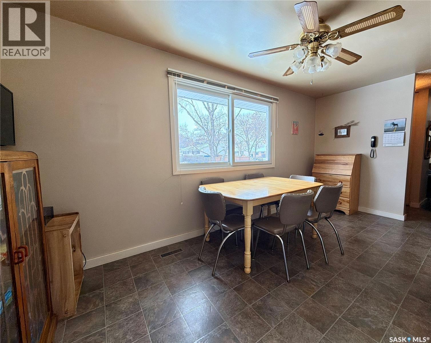 518 Upland Drive, Regina, SK - Indoor Photo Showing Dining Room