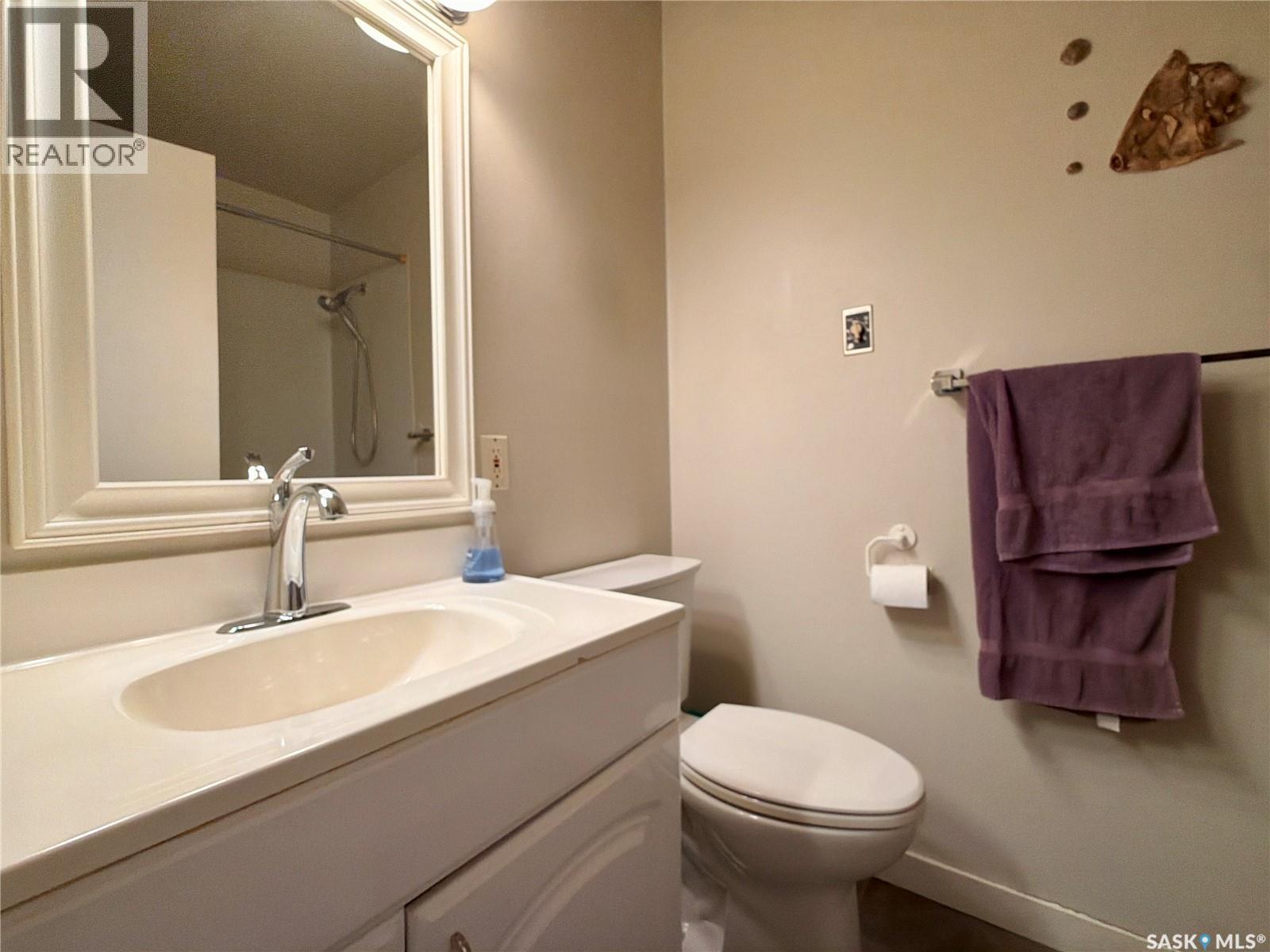 518 Upland Drive, Regina, SK - Indoor Photo Showing Bathroom