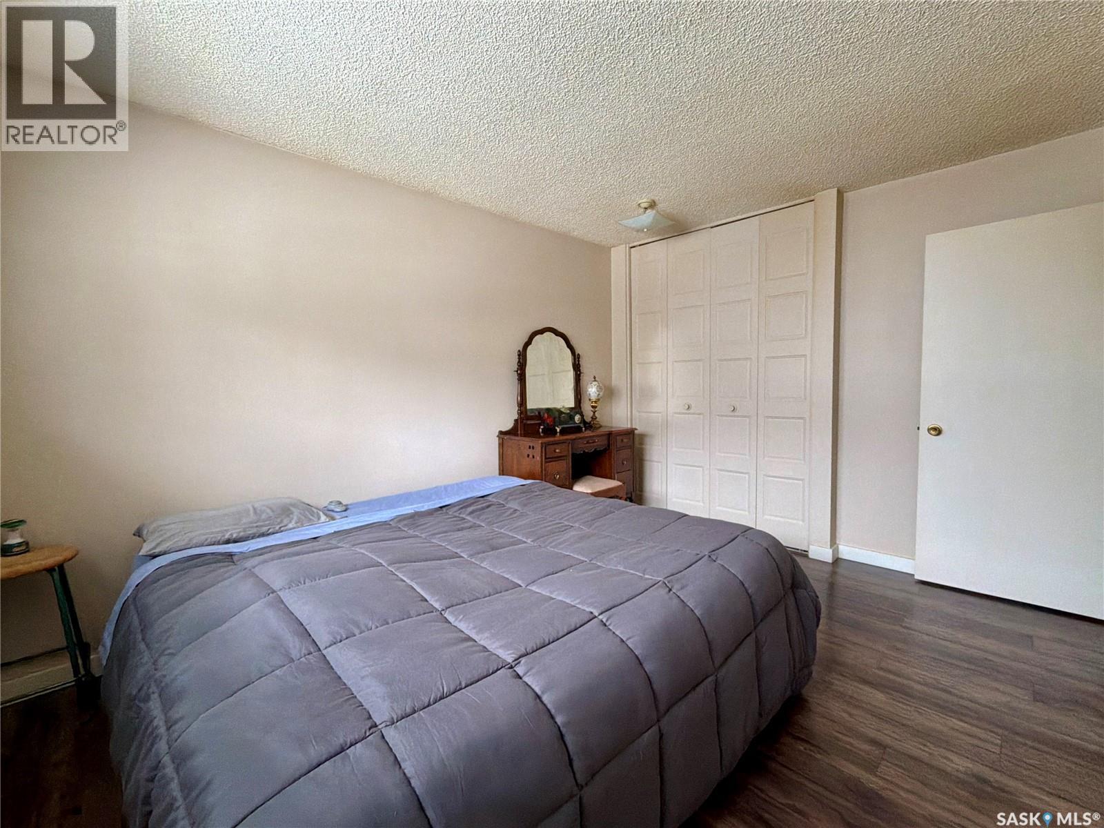 518 Upland Drive, Regina, SK - Indoor Photo Showing Bedroom