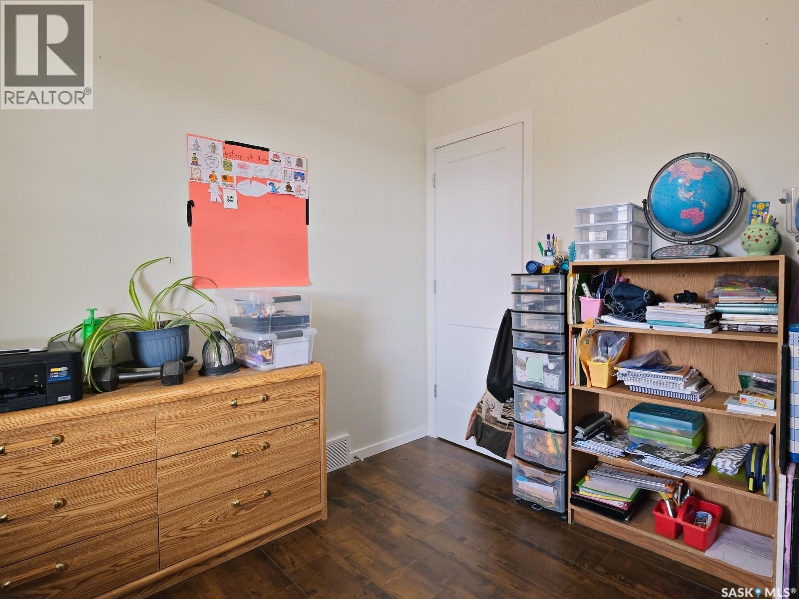 304 2Nd Avenue E, Biggar, SK - Indoor