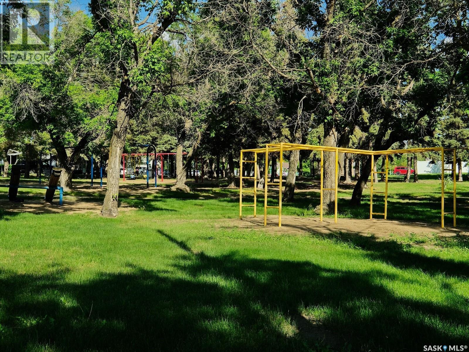 304 2Nd Avenue E, Biggar, SK - Outdoor