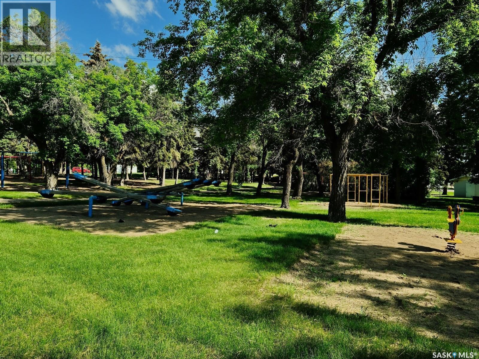 304 2Nd Avenue E, Biggar, SK - Outdoor