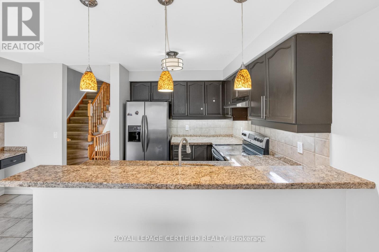 876 Scollard Court, Mississauga, ON - Indoor Photo Showing Kitchen With Upgraded Kitchen