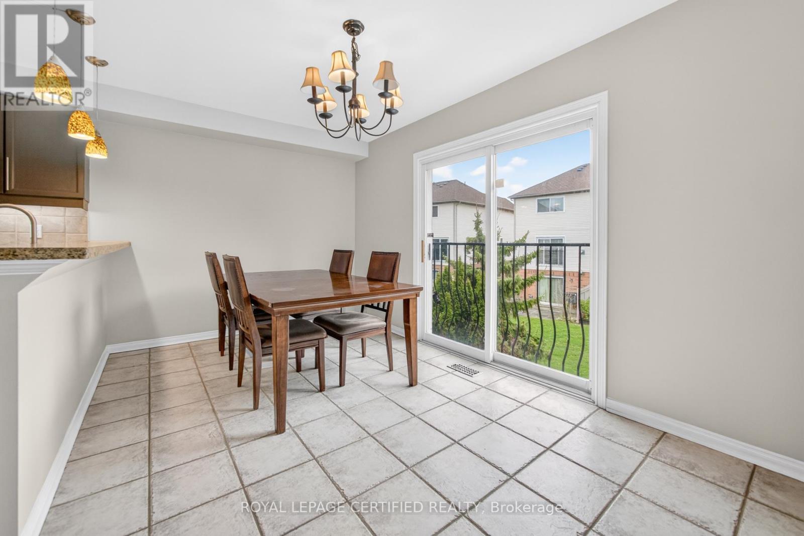 876 Scollard Court, Mississauga, ON - Indoor Photo Showing Dining Room