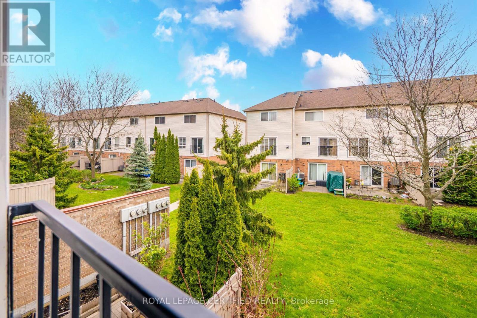 876 Scollard Court, Mississauga, ON - Outdoor