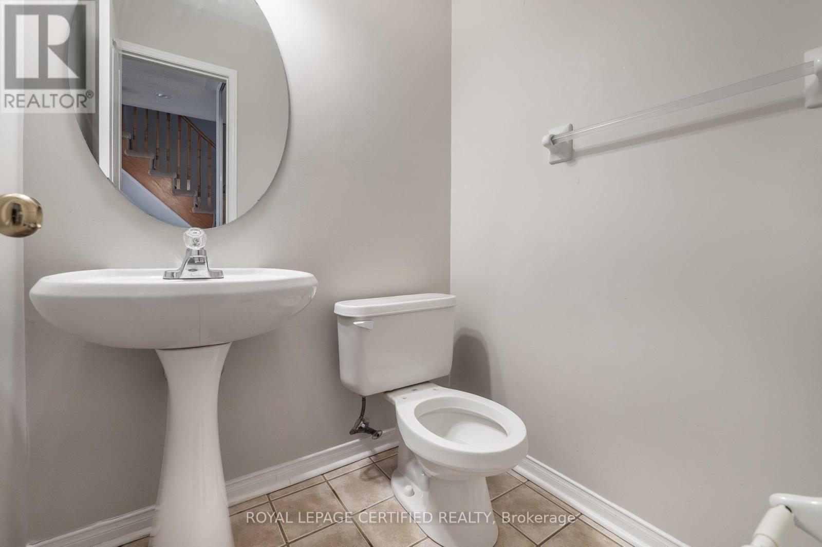 876 Scollard Court, Mississauga, ON - Indoor Photo Showing Bathroom