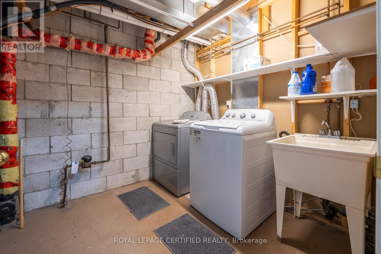 876 Scollard Court, Mississauga, ON - Indoor Photo Showing Laundry Room