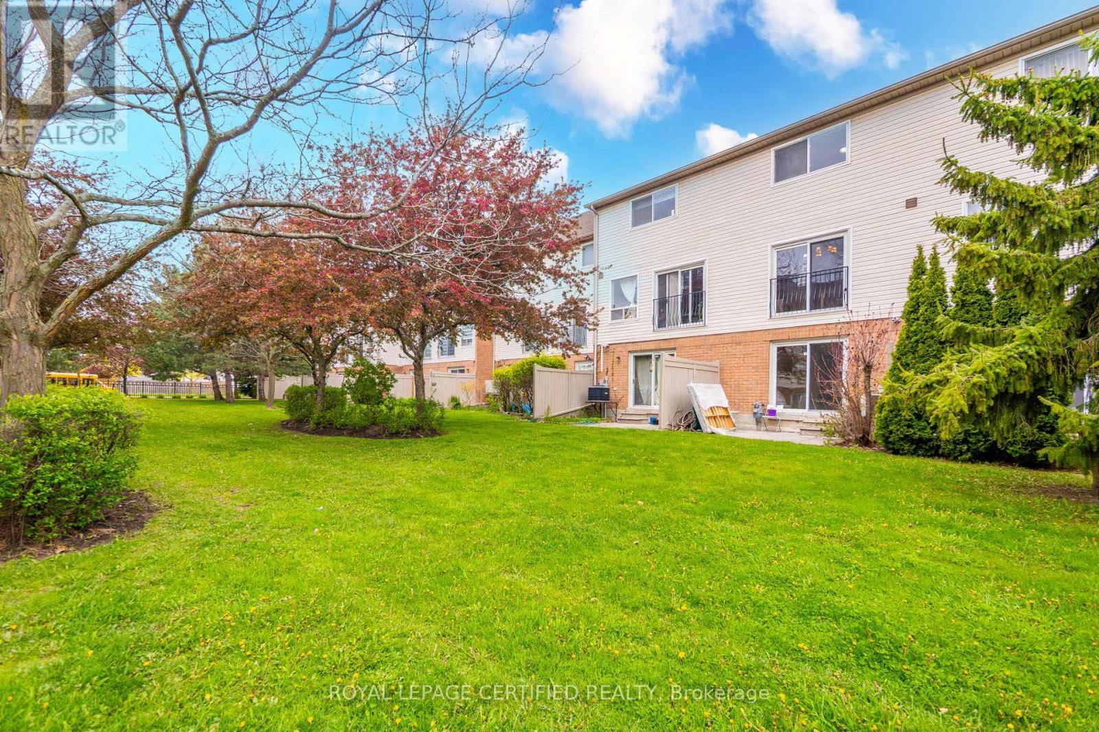 876 Scollard Court, Mississauga, ON - Outdoor