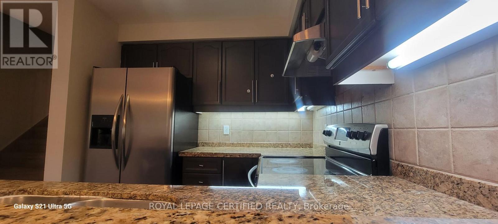 876 Scollard Court, Mississauga, ON - Indoor Photo Showing Kitchen