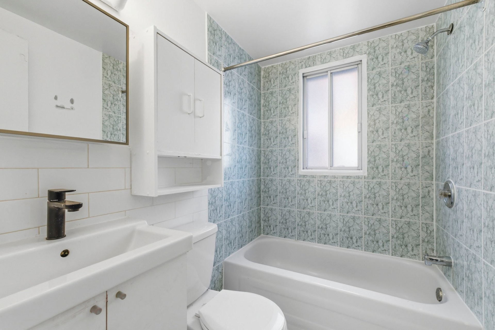 Salle de bains - 3-8211 Boul. Pie-Ix, Montréal (Villeray/Saint-Michel/Parc-Extension), QC - Indoor Photo Showing Bathroom