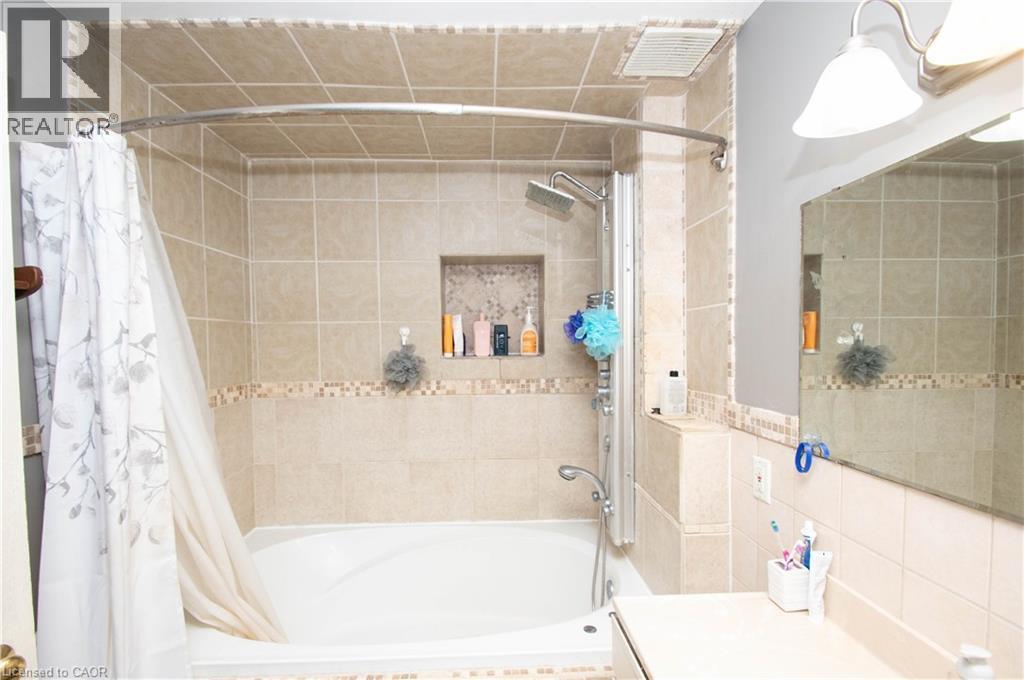 535 Mcdowell Road E, Simcoe, ON - Indoor Photo Showing Bathroom