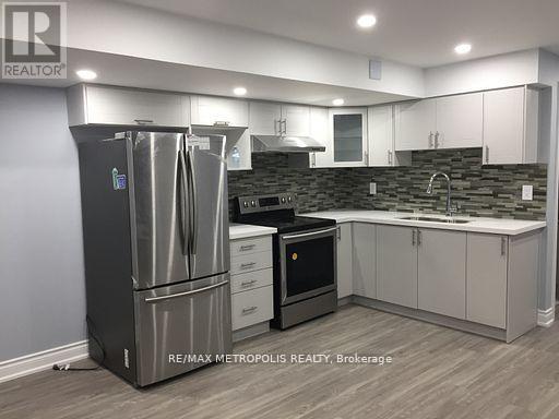 Basement - 140 Shady Oaks Avenue, Markham, ON - Indoor Photo Showing Kitchen With Upgraded Kitchen