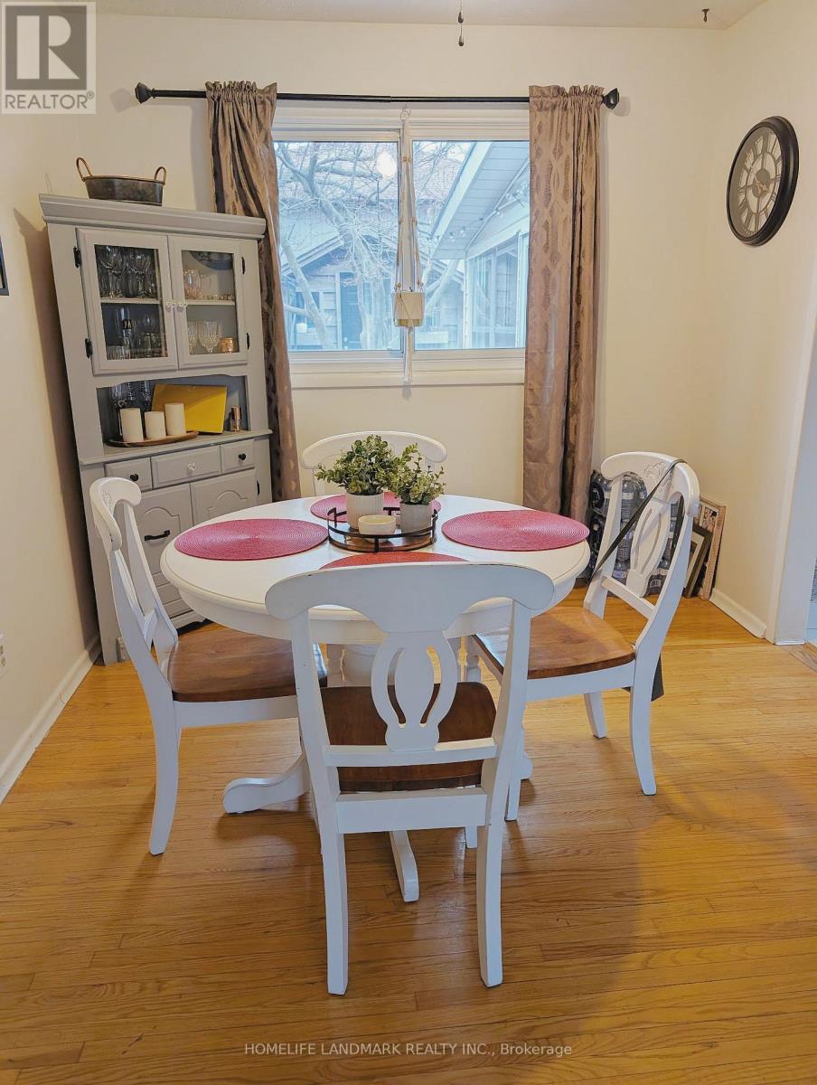 14 Lorraine Drive, Hamilton, ON - Indoor Photo Showing Dining Room
