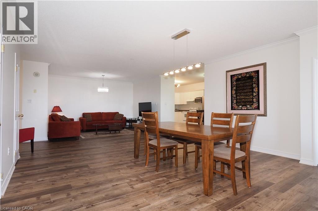 255 Keats Way Unit# 701, Waterloo, ON - Indoor Photo Showing Dining Room
