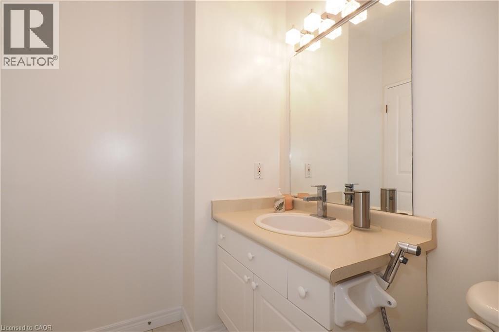 255 Keats Way Unit# 701, Waterloo, ON - Indoor Photo Showing Bathroom