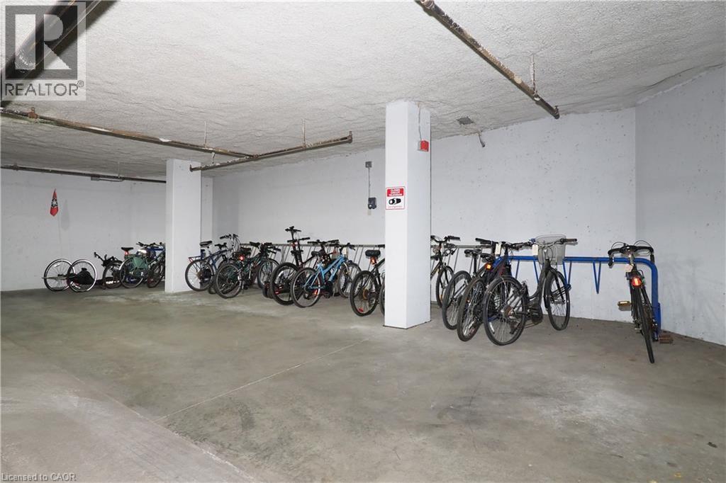 255 Keats Way Unit# 701, Waterloo, ON - Indoor Photo Showing Garage