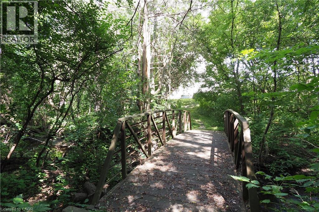 255 Keats Way Unit# 701, Waterloo, ON - Outdoor