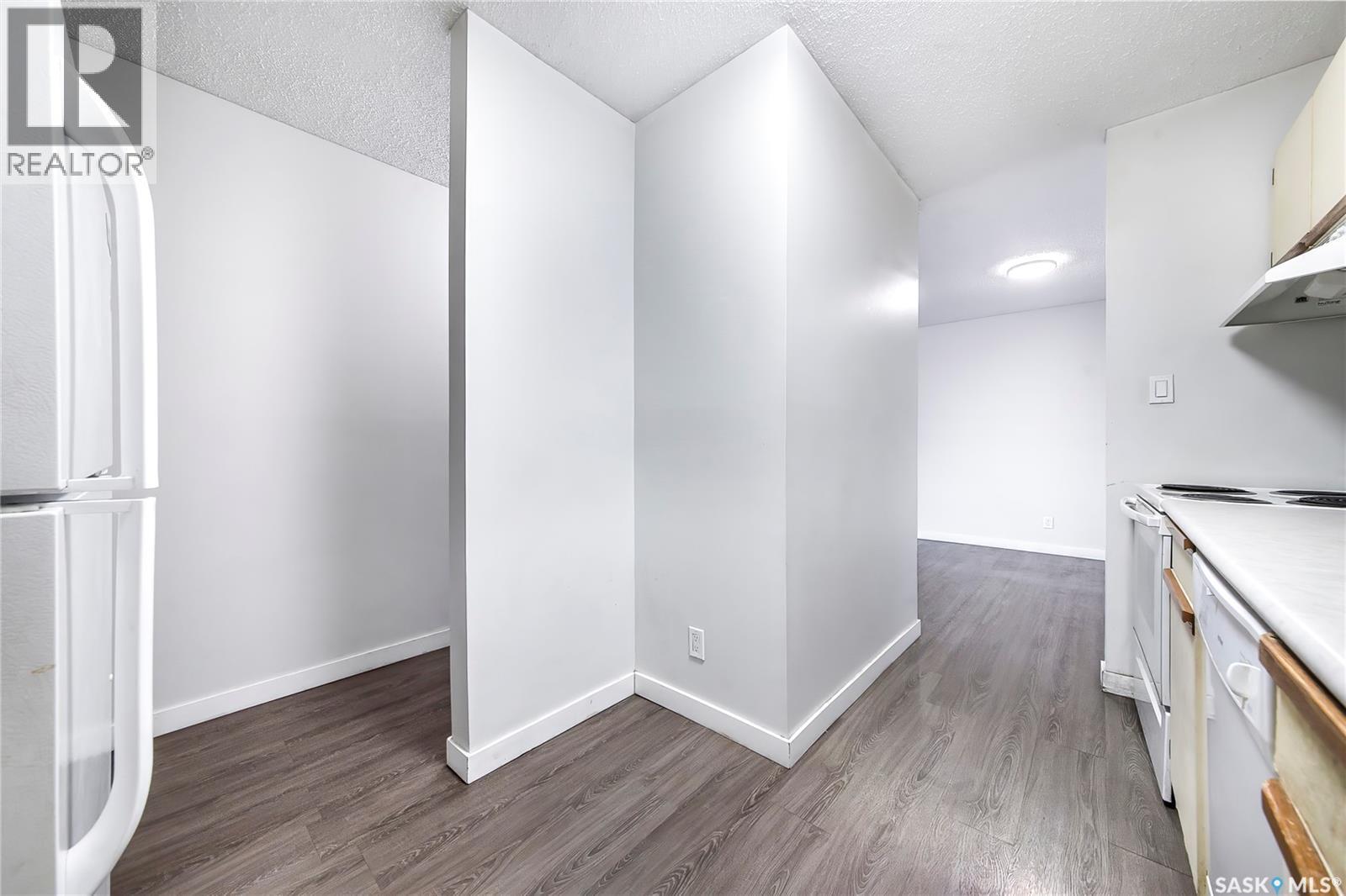 204 345 Kingsmere Boulevard, Saskatoon, SK - Indoor Photo Showing Kitchen