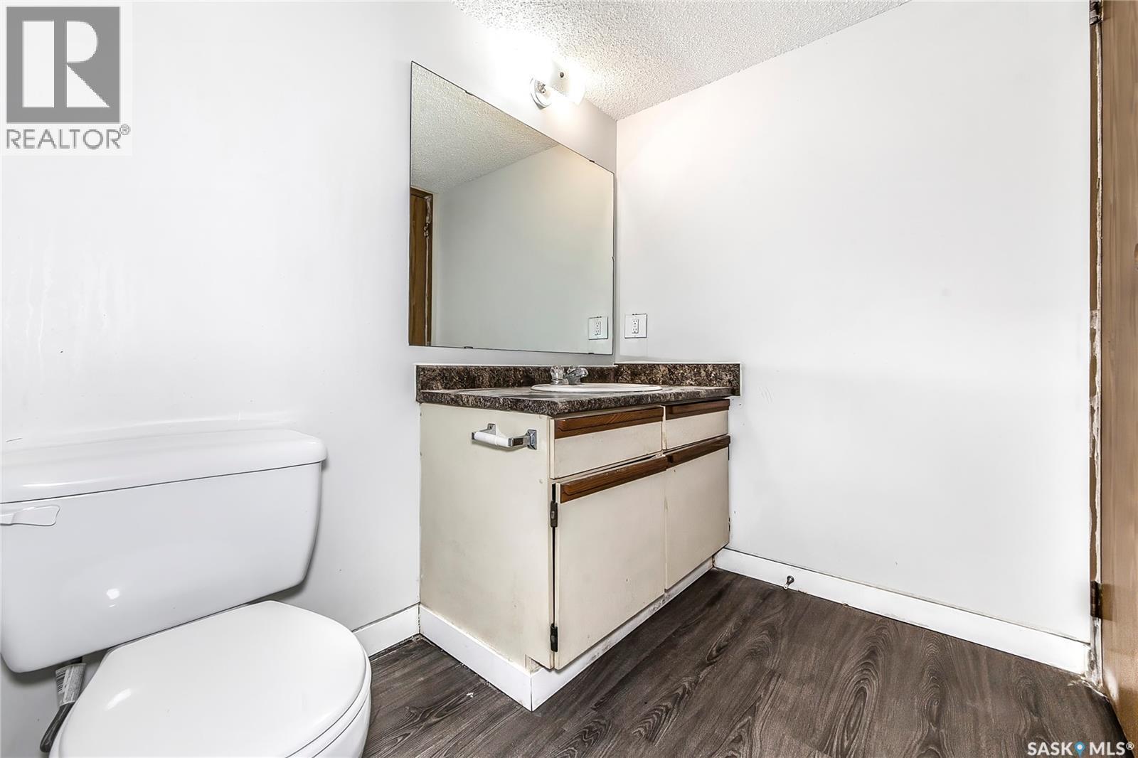 204 345 Kingsmere Boulevard, Saskatoon, SK - Indoor Photo Showing Bathroom